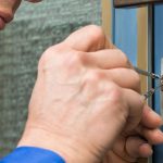 What is the difference between a binding and non-binding moving estimate?